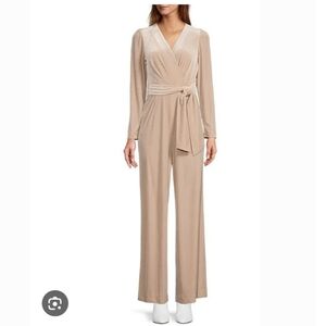 ❤️Champagne ❤️Antonio Melani Gold Beige Velvet Long Sleeve Miranda Jumpsuit